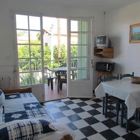 Les Cabanes De Fleury T2 아파트 방드르